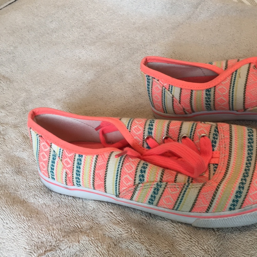 Shoes - Picture 5 of 5